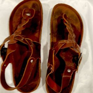 leather sandals size 9 used good condition